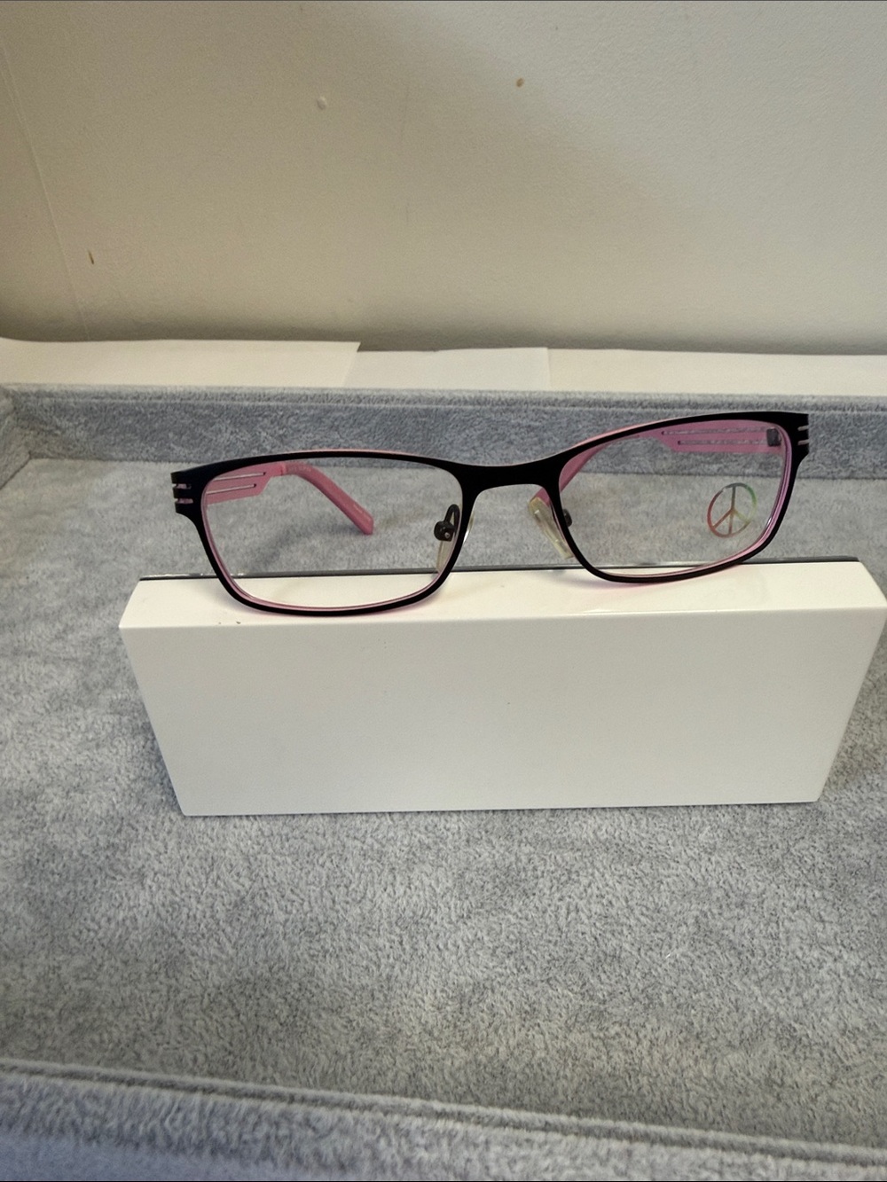 NWOT Ideal Optics Savvy Black & Pink Rim Eyeglass Frames Eyesize 46